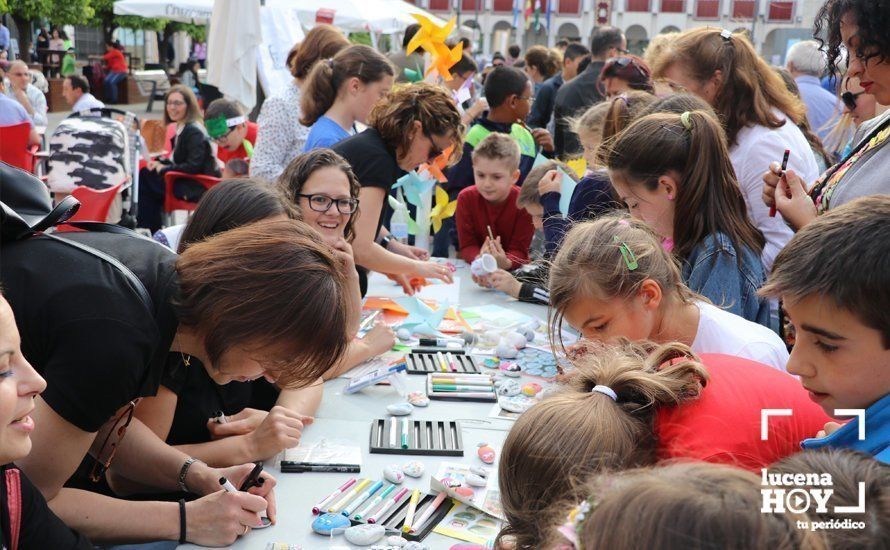 GALERÍA: Cientos de niños participaron en la Tarde de libros en la Plaza Nueva