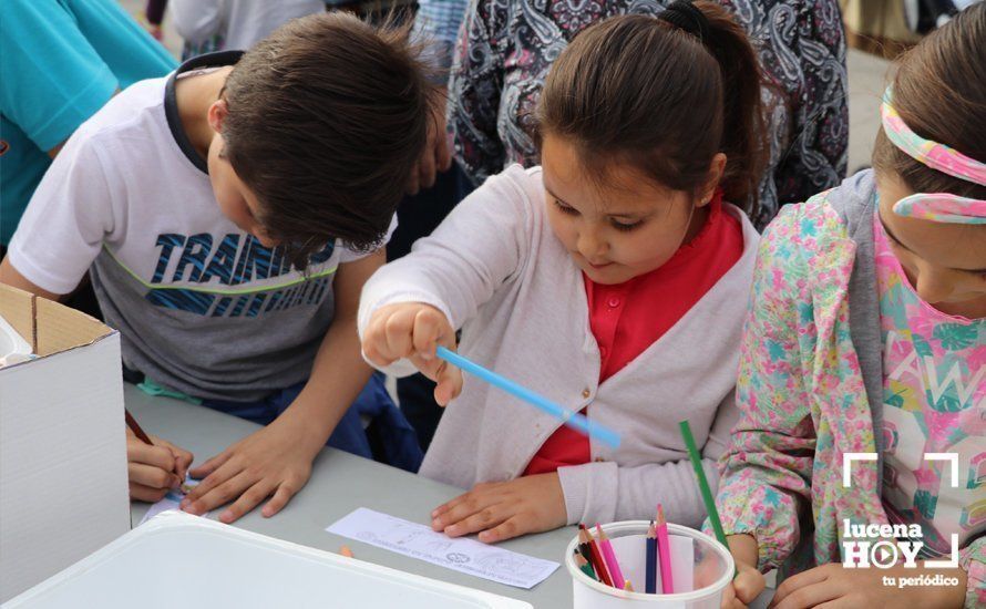 GALERÍA: Cientos de niños participaron en la Tarde de libros en la Plaza Nueva