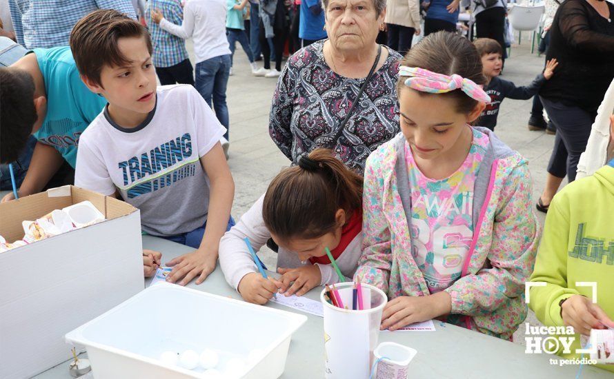 GALERÍA: Cientos de niños participaron en la Tarde de libros en la Plaza Nueva