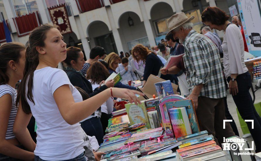 GALERÍA: Cientos de niños participaron en la Tarde de libros en la Plaza Nueva