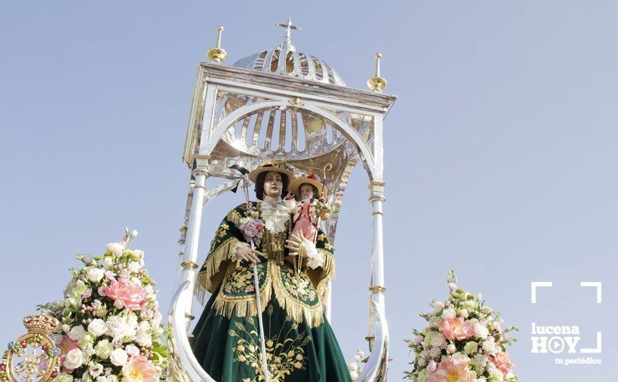 Galería 1: Las fotos de la Romería de Bajada por las calles de Lucena