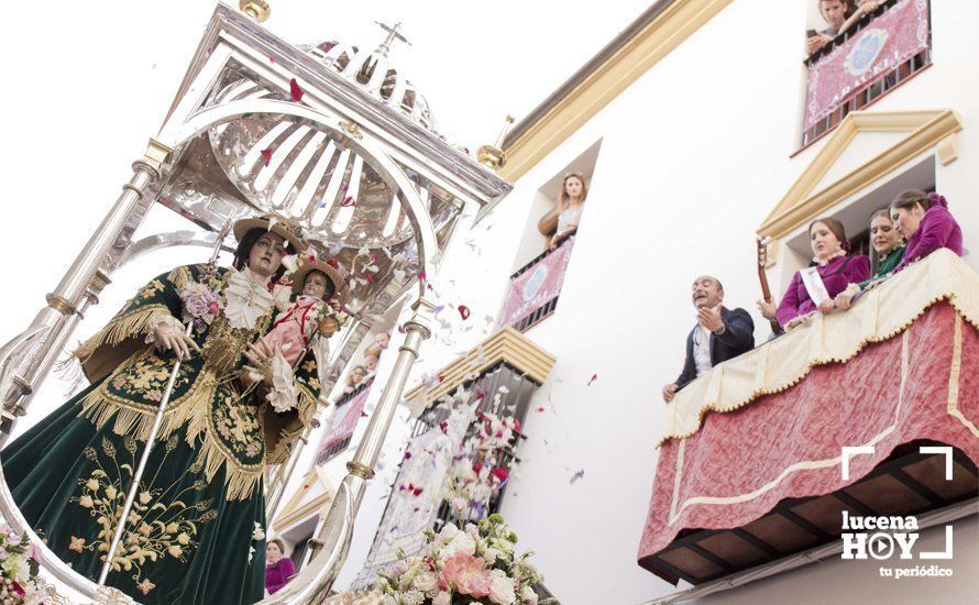 Galería 1: Las fotos de la Romería de Bajada por las calles de Lucena