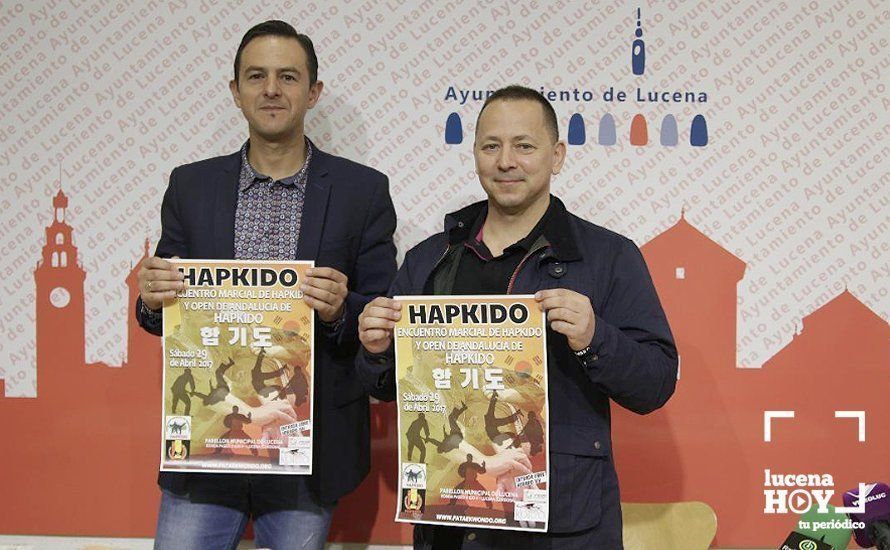  El concejal de Deportes, Manuel Lara, junto con al delegado cordobés de la Federación Andaluza de Taekwondo, José Toledano 