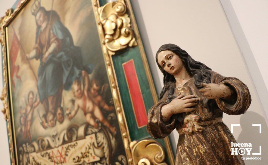 GALERÍA: Una muestra recoge el rico patrimonio de la cofradía de la Aurora en el Palacio de los Condes de Santa Ana