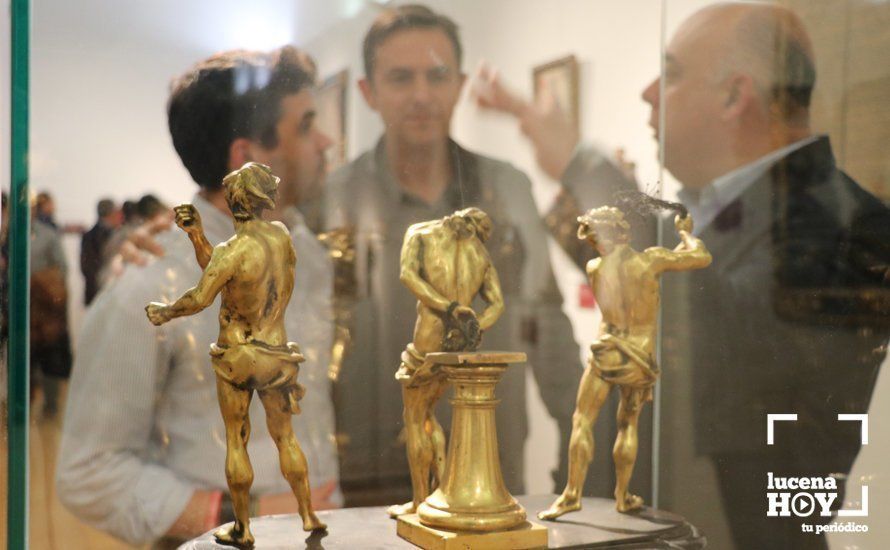 GALERÍA: Una muestra recoge el rico patrimonio de la cofradía de la Aurora en el Palacio de los Condes de Santa Ana GALERÍA: Una muestra recoge el rico patrimonio de la cofradía de la Aurora en el Palacio de los Condes de Santa Ana