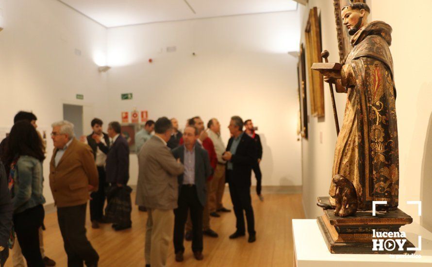 GALERÍA: Una muestra recoge el rico patrimonio de la cofradía de la Aurora en el Palacio de los Condes de Santa Ana