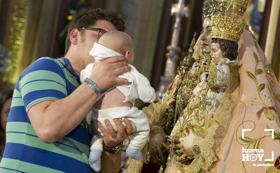 GALERÍA: Multitudinaria participación en el Solemne Besamanos de la Virgen de Araceli en la parroquia de San Mateo