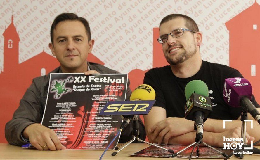  El concejal de Cultura, Manuel Lara, y el presidente de la Asociación Cultural 'A Escena', José Luis Pineda 