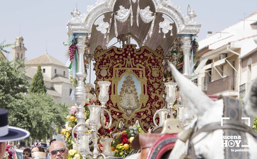 GALERÍA: La Hermandad del Rocío de Lucena parte hacia tierras almonteñas al ritmo de sevillanas a flauta y tamboril GALERÍA: La Hermandad del Rocío de Lucena parte hacia tierras almonteñas al ritmo de sevillanas a flauta y tamboril