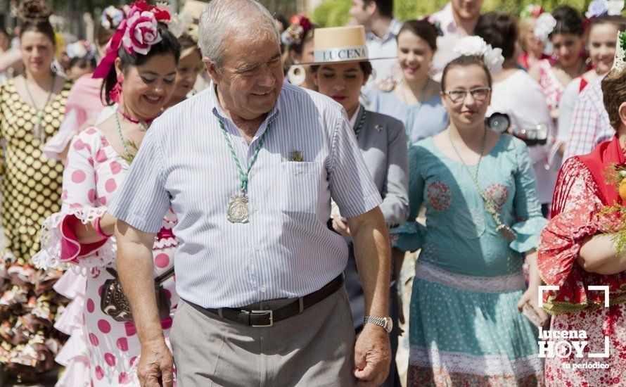 GALERÍA: La Hermandad del Rocío de Lucena parte hacia tierras almonteñas al ritmo de sevillanas a flauta y tamboril GALERÍA: La Hermandad del Rocío de Lucena parte hacia tierras almonteñas al ritmo de sevillanas a flauta y tamboril