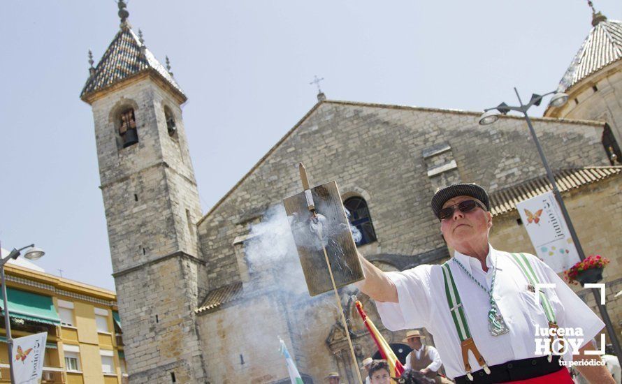 GALERÍA: La Hermandad del Rocío de Lucena parte hacia tierras almonteñas al ritmo de sevillanas a flauta y tamboril GALERÍA: La Hermandad del Rocío de Lucena parte hacia tierras almonteñas al ritmo de sevillanas a flauta y tamboril