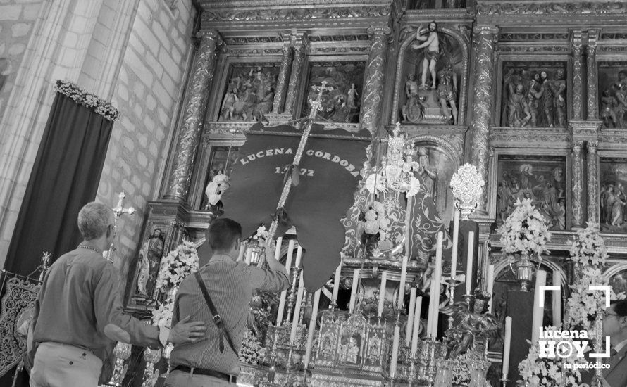 GALERÍA: La Hermandad del Rocío de Lucena parte hacia tierras almonteñas al ritmo de sevillanas a flauta y tamboril