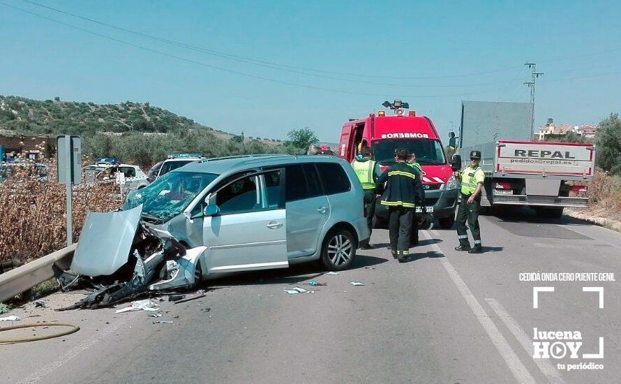  En primer término el vehículo que presuntamente ocasionó el accidente mortal que investiga la Guardia Civil. Foto: Cedida por ONDA CERO PUENTE GENIL 