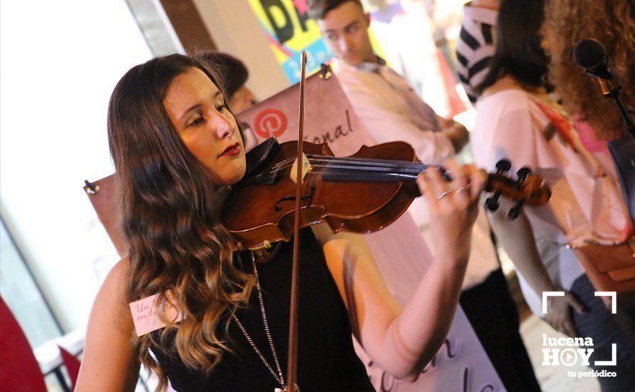 GALERÍA: Música y descuentos, protagonistas de una nueva edición de la "Noche mágica" del comercio local GALERÍA: Música y descuentos, protagonistas de una nueva edición de la "Noche mágica" del comercio local