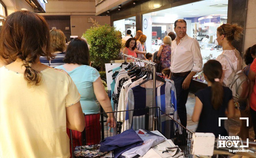 GALERÍA: Música y descuentos, protagonistas de una nueva edición de la "Noche mágica" del comercio local GALERÍA: Música y descuentos, protagonistas de una nueva edición de la "Noche mágica" del comercio local