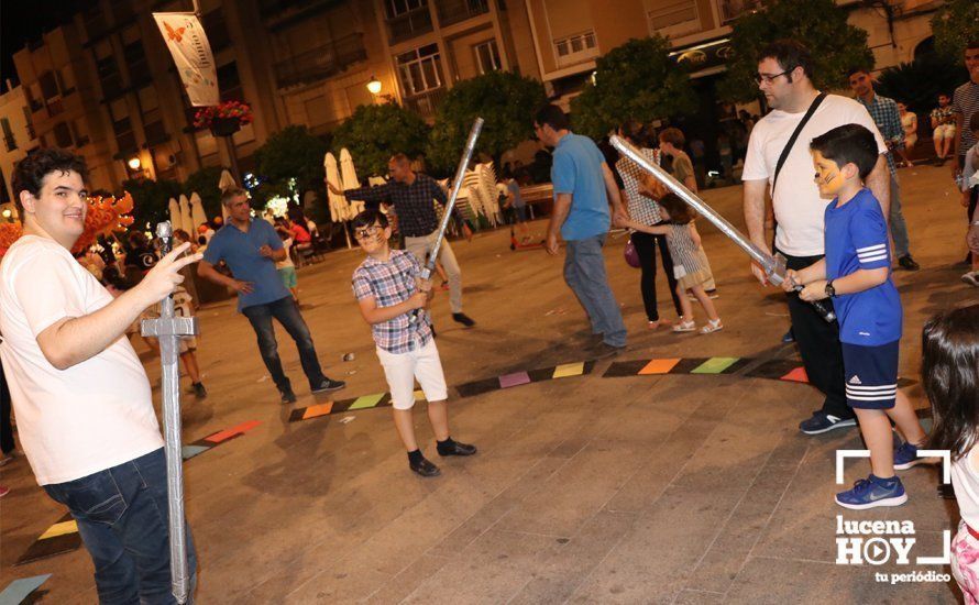 GALERÍA: Música y descuentos, protagonistas de una nueva edición de la "Noche mágica" del comercio local