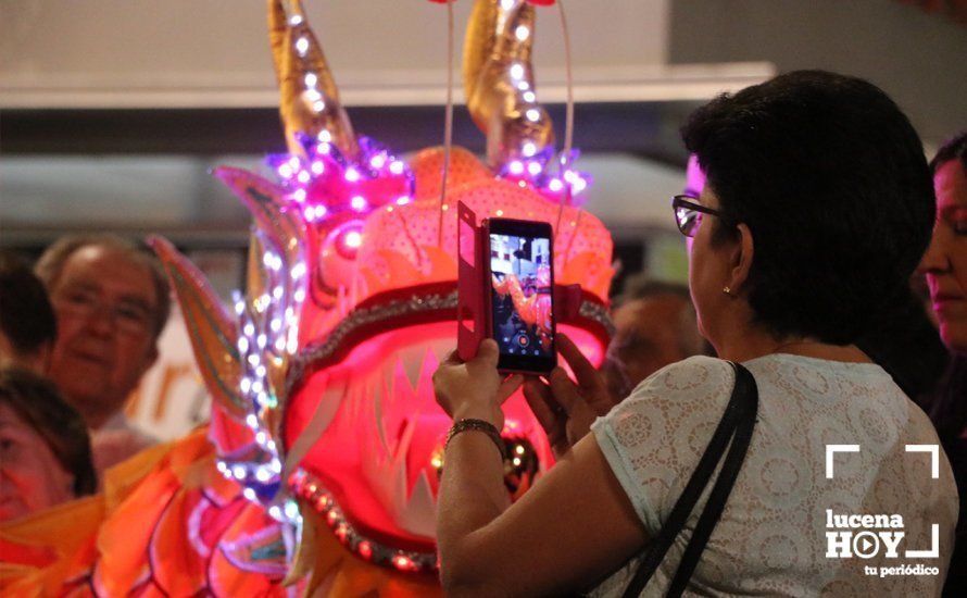 GALERÍA: Música y descuentos, protagonistas de una nueva edición de la "Noche mágica" del comercio local