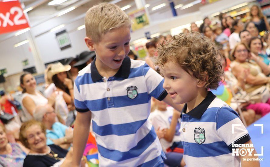 GALERÍA: Carrefour Lucena presenta su colección para la temporada estival en un simpático desfile de modelos GALERÍA: Carrefour Lucena presenta su colección para la temporada estival en un simpático desfile de modelos