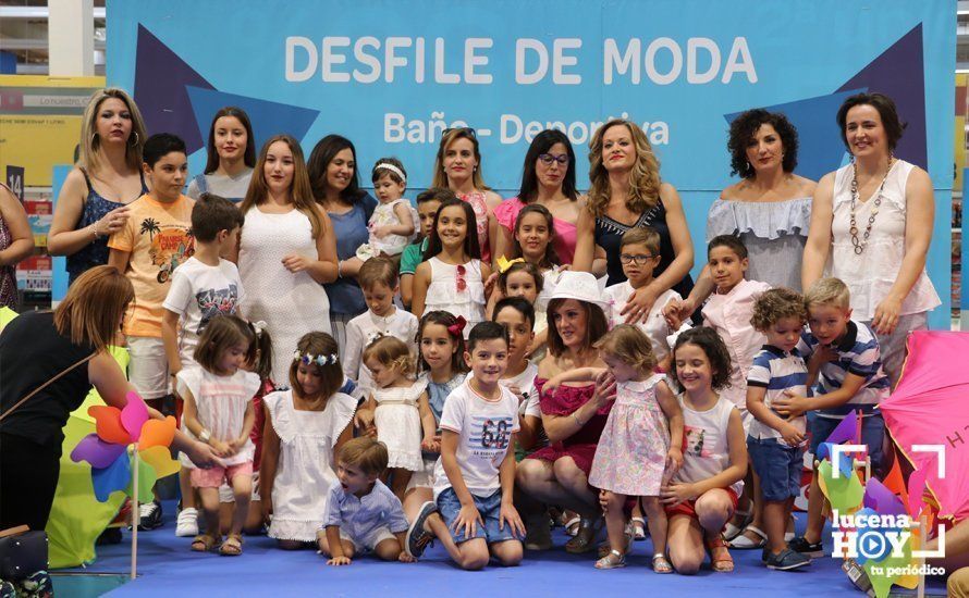 GALERÍA: Carrefour Lucena presenta su colección para la temporada estival en un simpático desfile de modelos