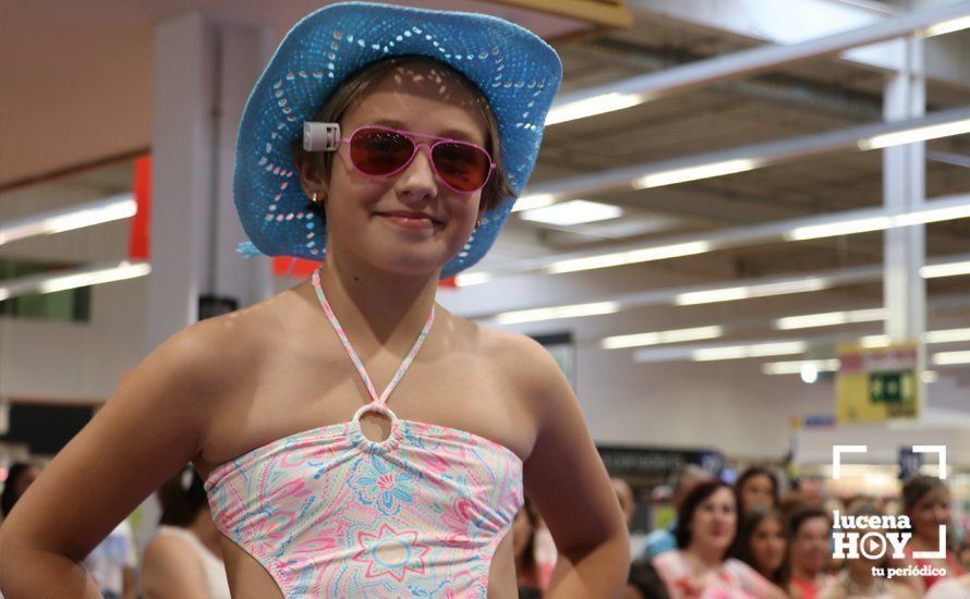 GALERÍA: Carrefour Lucena presenta su colección para la temporada estival en un simpático desfile de modelos GALERÍA: Carrefour Lucena presenta su colección para la temporada estival en un simpático desfile de modelos