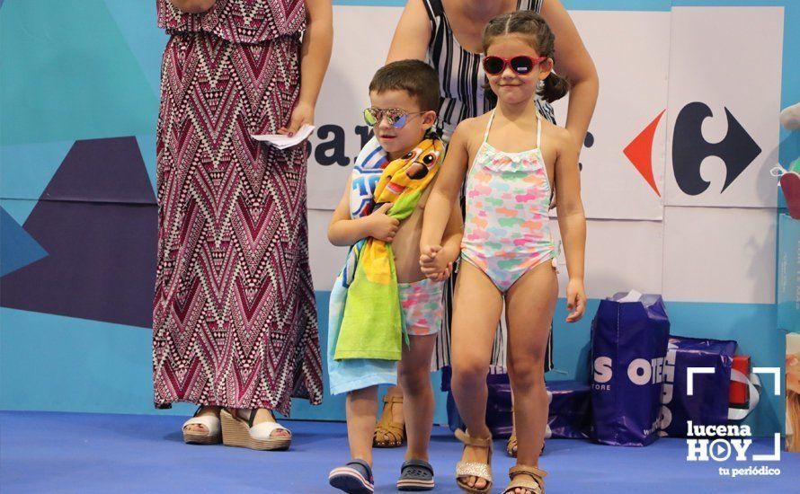 GALERÍA: Carrefour Lucena presenta su colección para la temporada estival en un simpático desfile de modelos