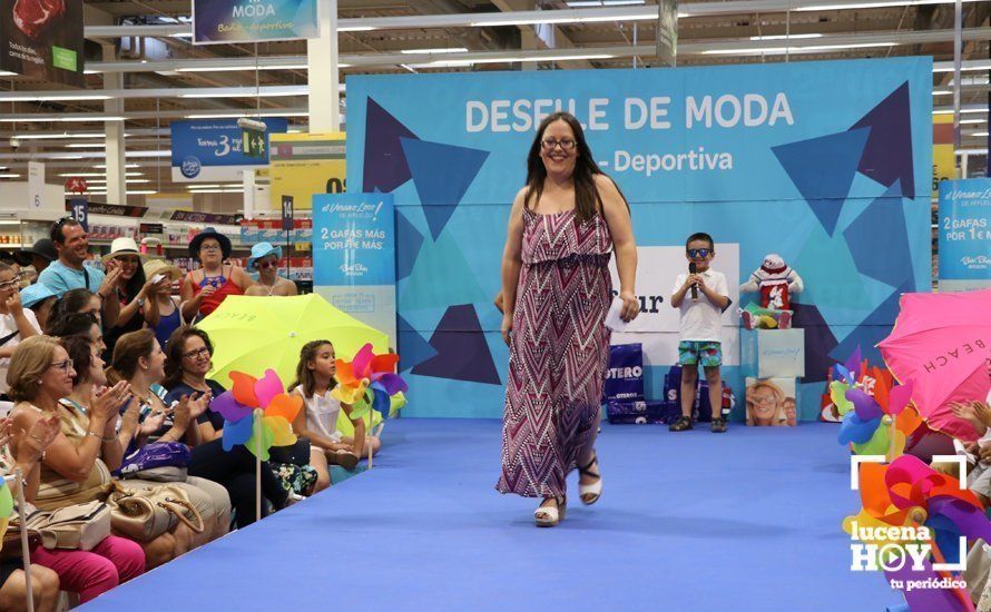 GALERÍA: Carrefour Lucena presenta su colección para la temporada estival en un simpático desfile de modelos