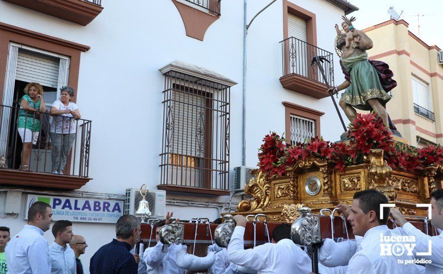 GALERÍA: San Cristóbal abre los desfiles procesionales del verano lucentino