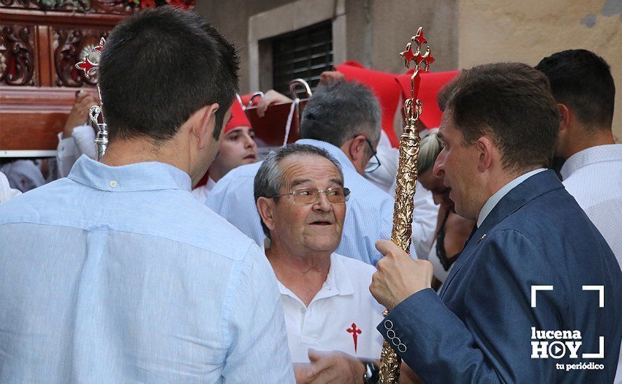 GALERÍA: El Apostol Santiago vuelve a recorrer las calles de su barrio a hombros de la cuadrilla de Fernando Parejo