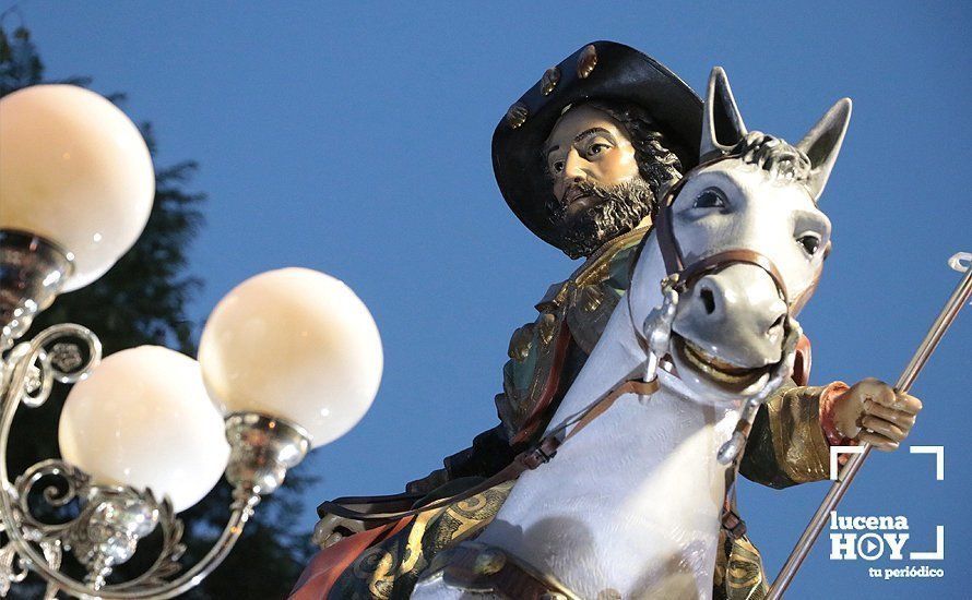 GALERÍA: El Apostol Santiago vuelve a recorrer las calles de su barrio a hombros de la cuadrilla de Fernando Parejo GALERÍA: El Apostol Santiago vuelve a recorrer las calles de su barrio a hombros de la cuadrilla de Fernando Parejo