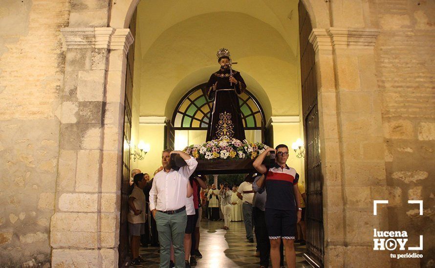 GALERÍA: Procesión de San Francisco por el claustro del convento