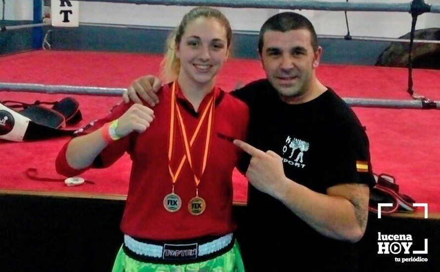  Ana Muñoz con las dos medallas conseguidas, junto a su entrenador Genaro Moreno 