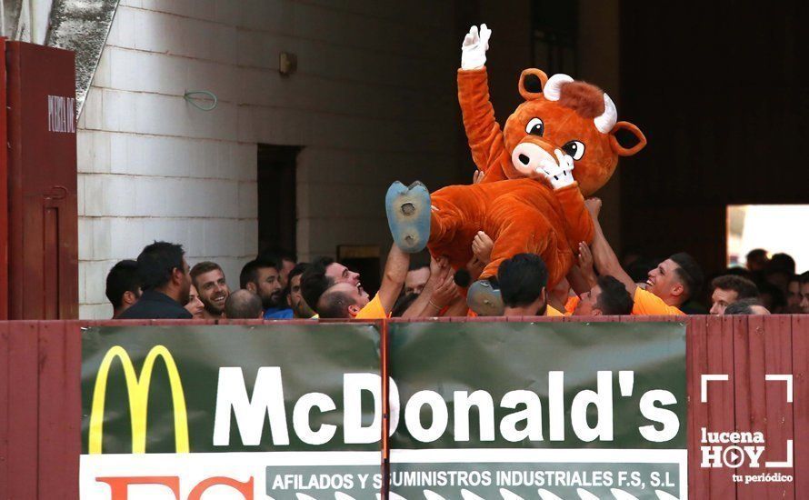 GALERÍA: "Los Pocachones" se proclaman ganadores del Gran Prix, que volvió a llenar la Plaza de Toros a beneficio de San Pedro Mártir GALERÍA: "Los Pocachones" se proclaman ganadores del Gran Prix, que volvió a llenar la Plaza de Toros a beneficio de San Pedro Mártir