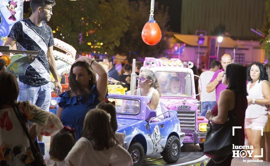 GALERÍA: ¿Nos vamos a la feria?. Un paseo nocturno y lleno de color por la Feria del Valle