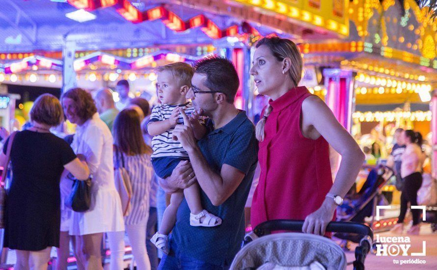 GALERÍA: ¿Nos vamos a la feria?. Un paseo nocturno y lleno de color por la Feria del Valle