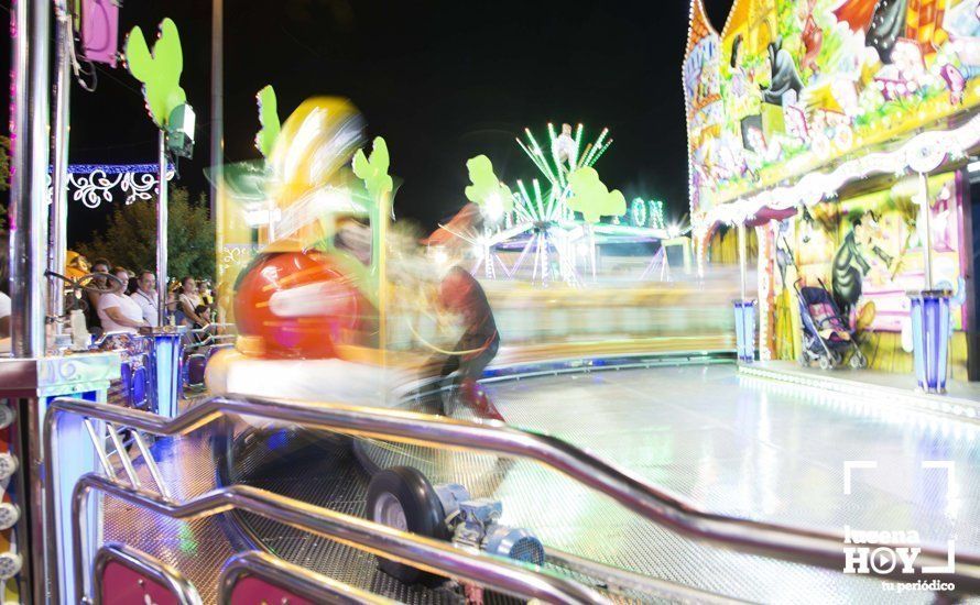 GALERÍA: ¿Nos vamos a la feria?. Un paseo nocturno y lleno de color por la Feria del Valle