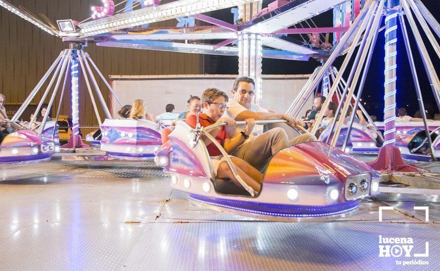 GALERÍA: ¿Nos vamos a la feria?. Un paseo nocturno y lleno de color por la Feria del Valle