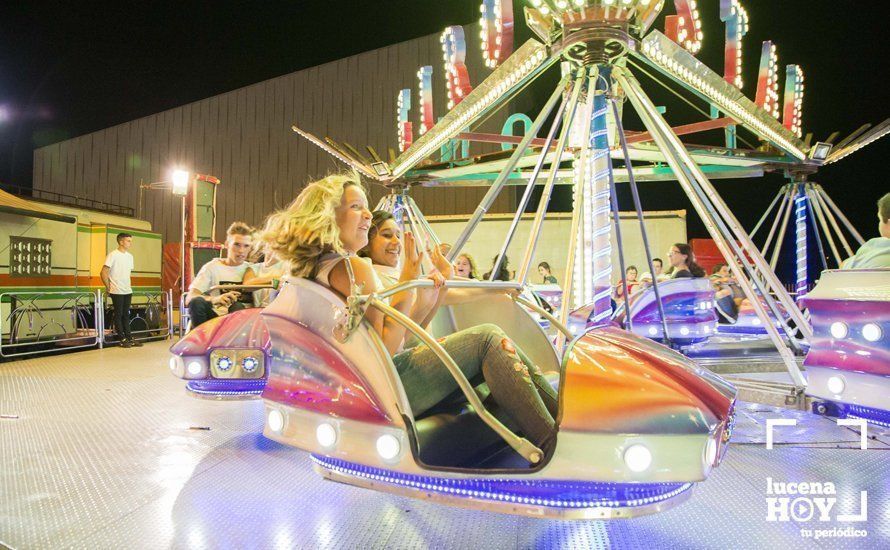 GALERÍA: ¿Nos vamos a la feria?. Un paseo nocturno y lleno de color por la Feria del Valle