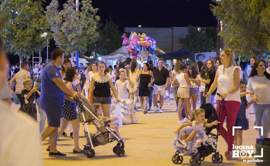 GALERÍA: ¿Nos vamos a la feria?. Un paseo nocturno y lleno de color por la Feria del Valle