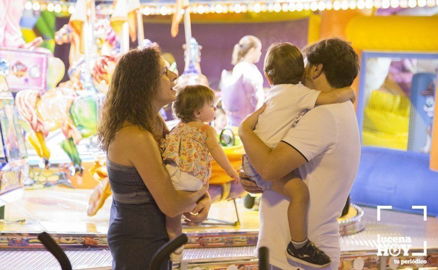 GALERÍA: ¿Nos vamos a la feria?. Un paseo nocturno y lleno de color por la Feria del Valle