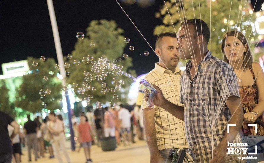 GALERÍA: ¿Nos vamos a la feria?. Un paseo nocturno y lleno de color por la Feria del Valle