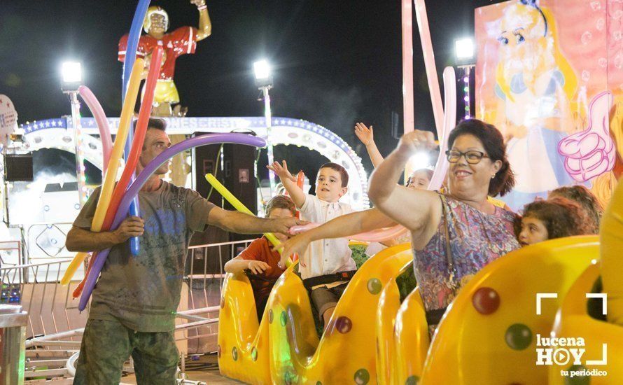 GALERÍA: ¿Nos vamos a la feria?. Un paseo nocturno y lleno de color por la Feria del Valle