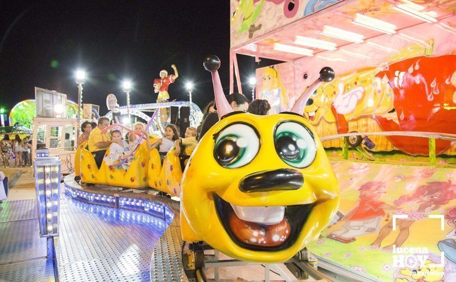 GALERÍA: ¿Nos vamos a la feria?. Un paseo nocturno y lleno de color por la Feria del Valle