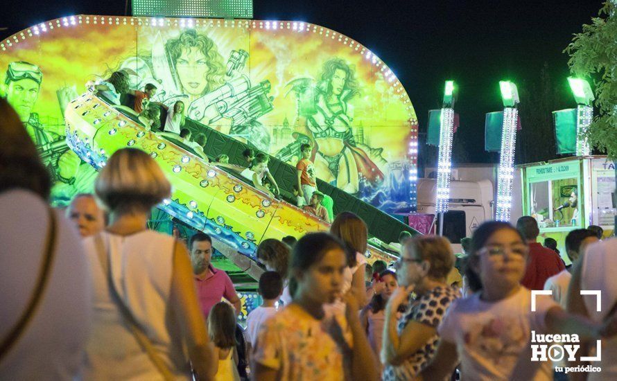 GALERÍA: ¿Nos vamos a la feria?. Un paseo nocturno y lleno de color por la Feria del Valle