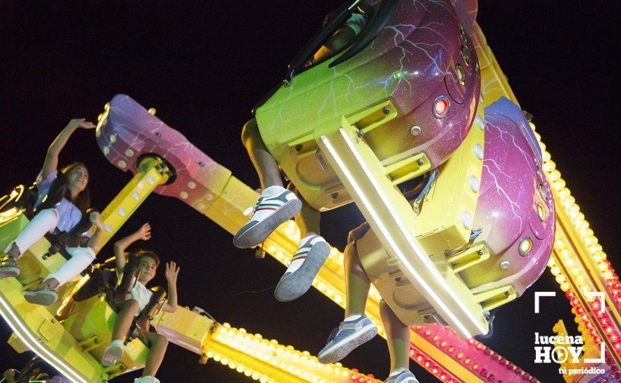 GALERÍA: ¿Nos vamos a la feria?. Un paseo nocturno y lleno de color por la Feria del Valle