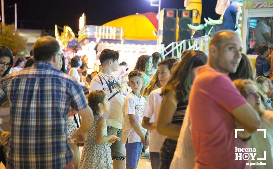 GALERÍA: ¿Nos vamos a la feria?. Un paseo nocturno y lleno de color por la Feria del Valle