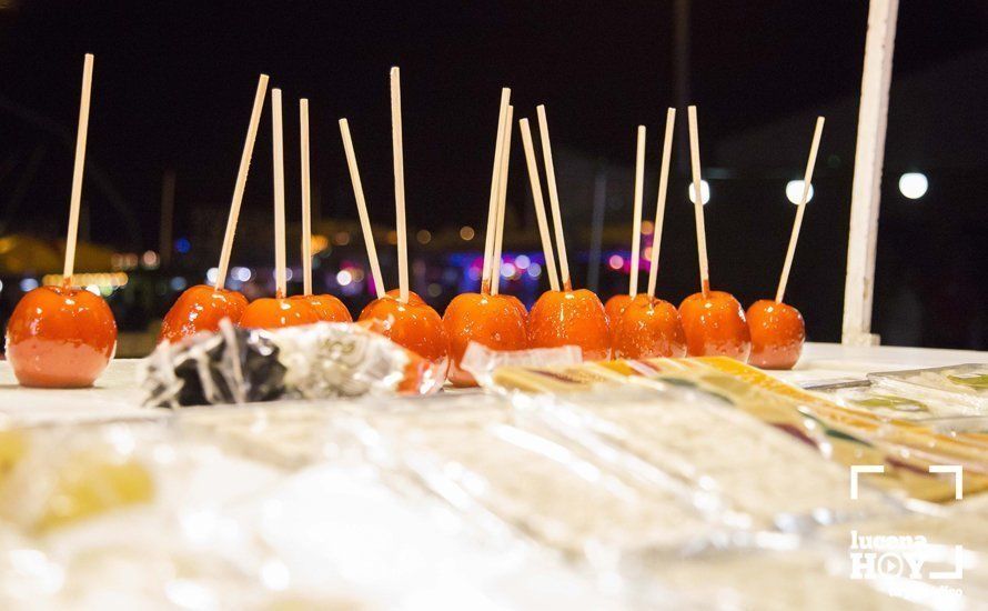 GALERÍA: ¿Nos vamos a la feria?. Un paseo nocturno y lleno de color por la Feria del Valle