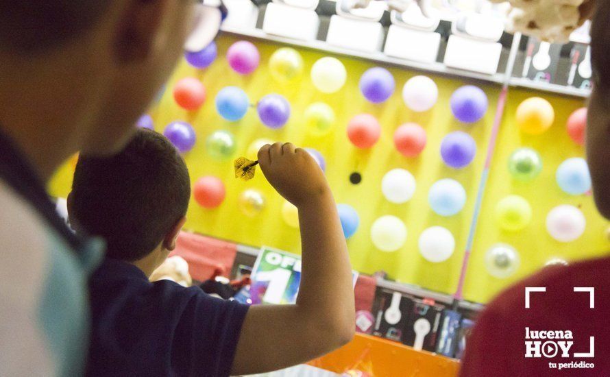 GALERÍA: ¿Nos vamos a la feria?. Un paseo nocturno y lleno de color por la Feria del Valle