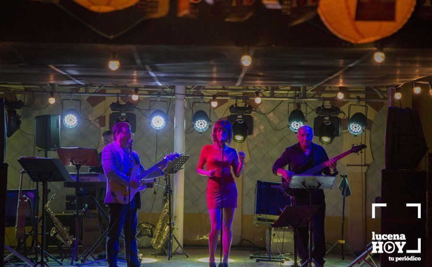 GALERÍA: ¿Nos vamos a la feria?. Un paseo nocturno y lleno de color por la Feria del Valle