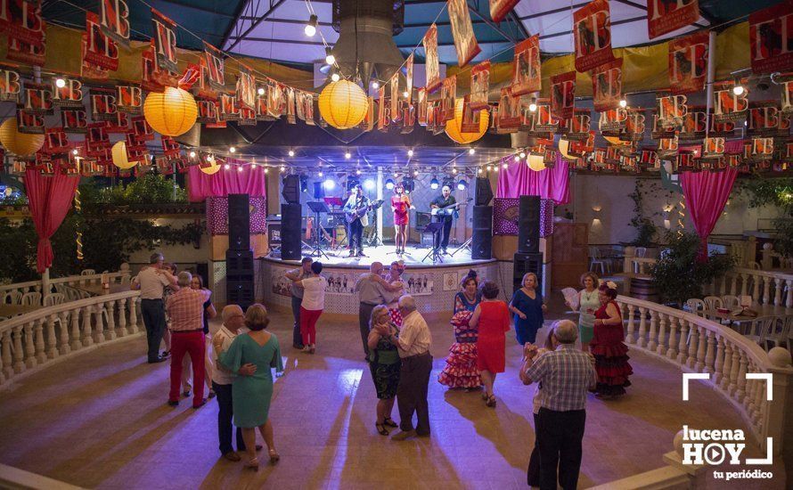 GALERÍA: ¿Nos vamos a la feria?. Un paseo nocturno y lleno de color por la Feria del Valle