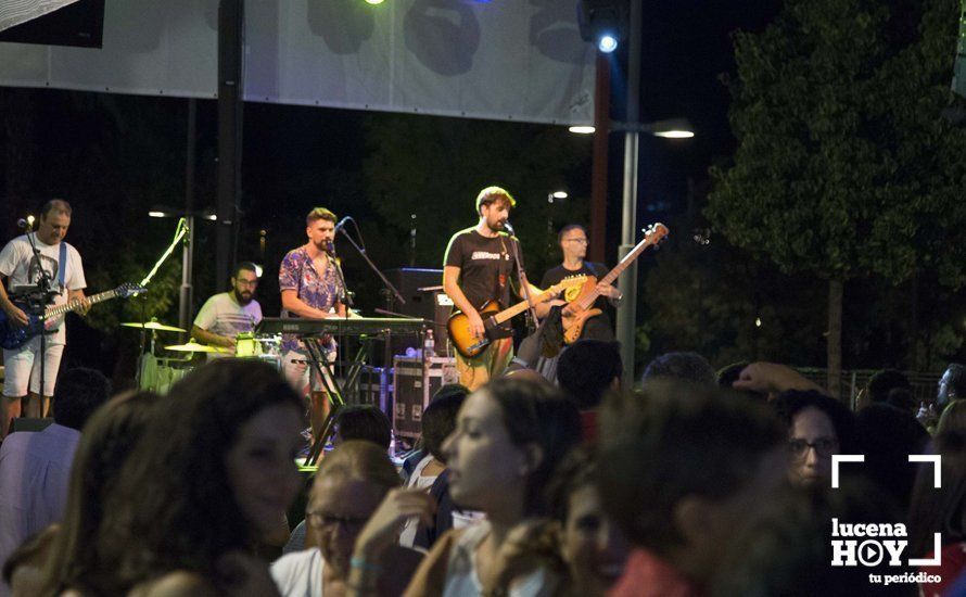 GALERÍA: ¿Nos vamos a la feria?. Un paseo nocturno y lleno de color por la Feria del Valle